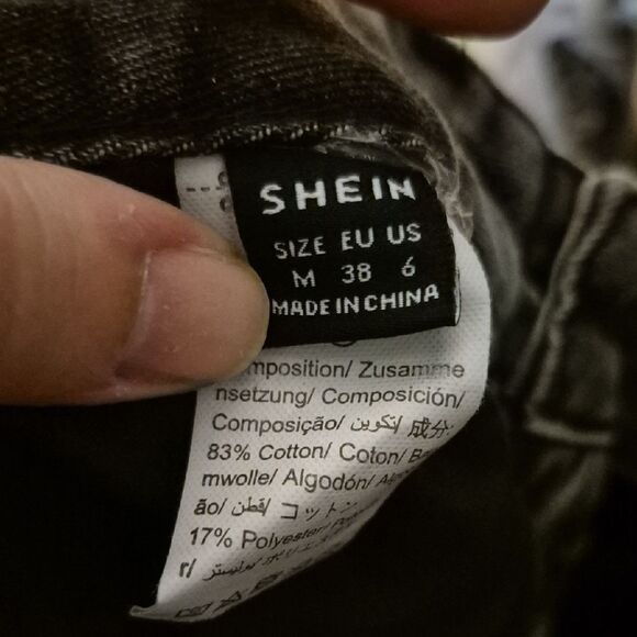 🎁3/$30🎁 Distressed Faded Grey Black Denim Shorts Sz Md [6] - Picture 6 of 8